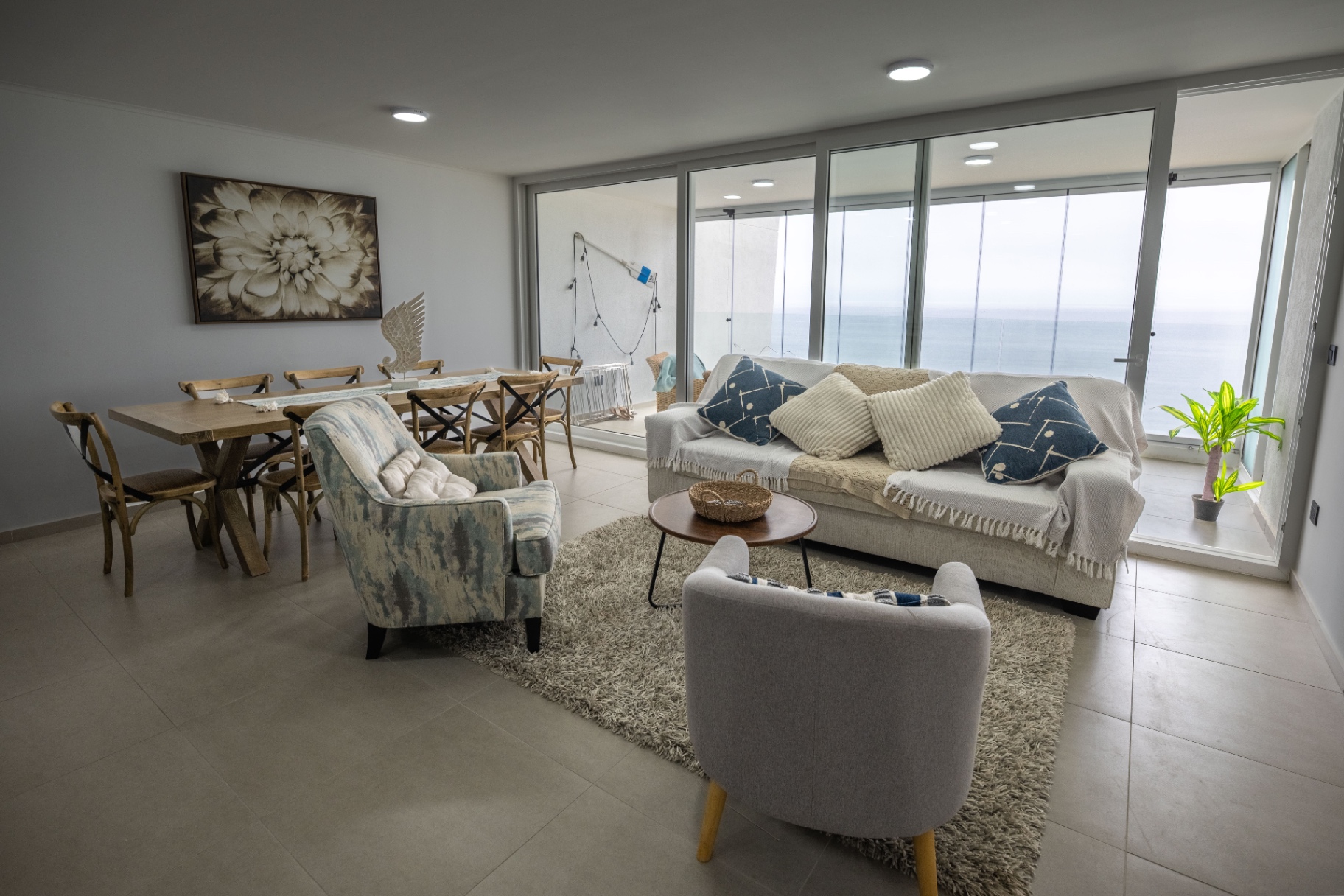 Living del departamento A frente al mar