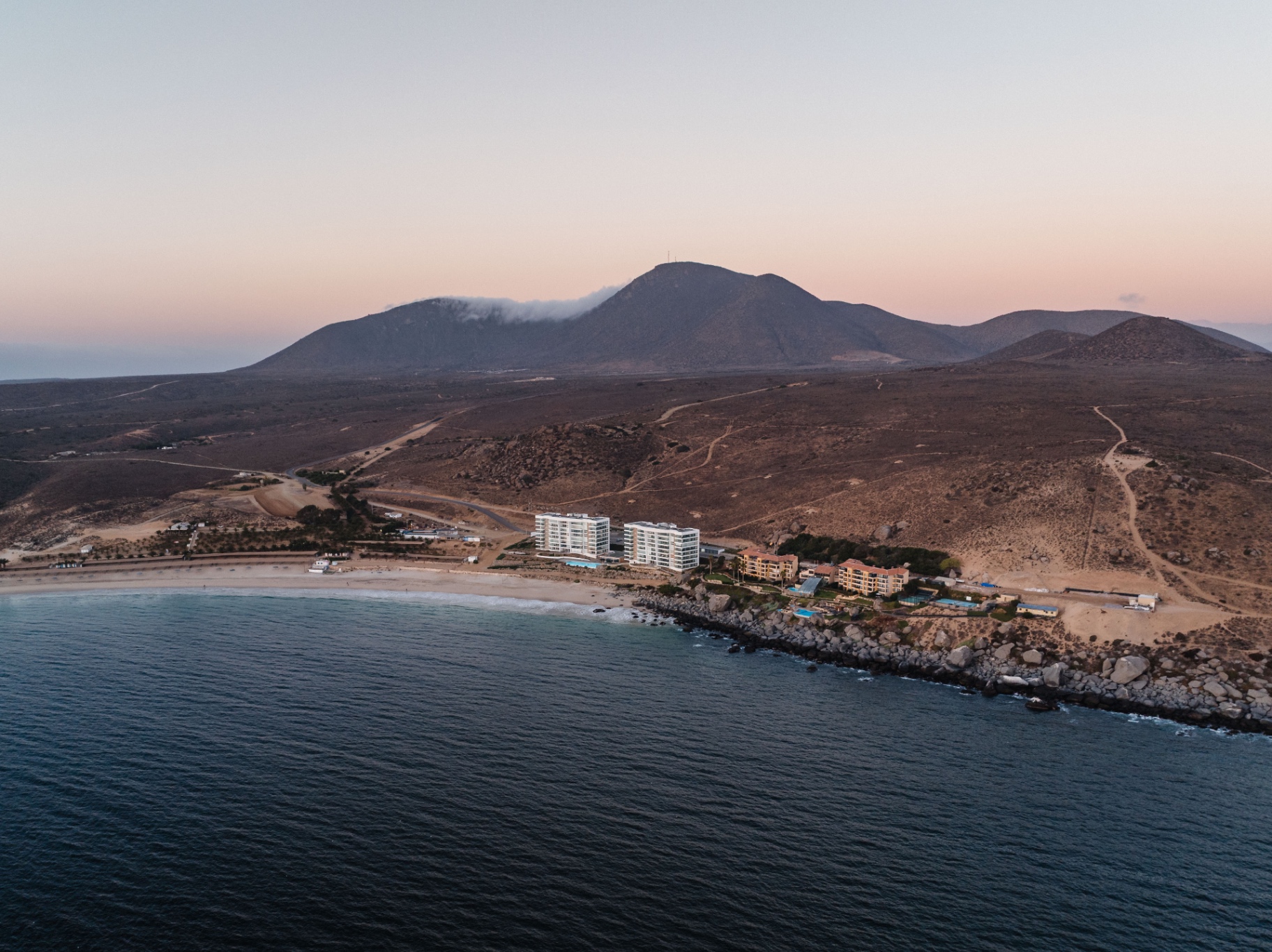 Costa al atardecer